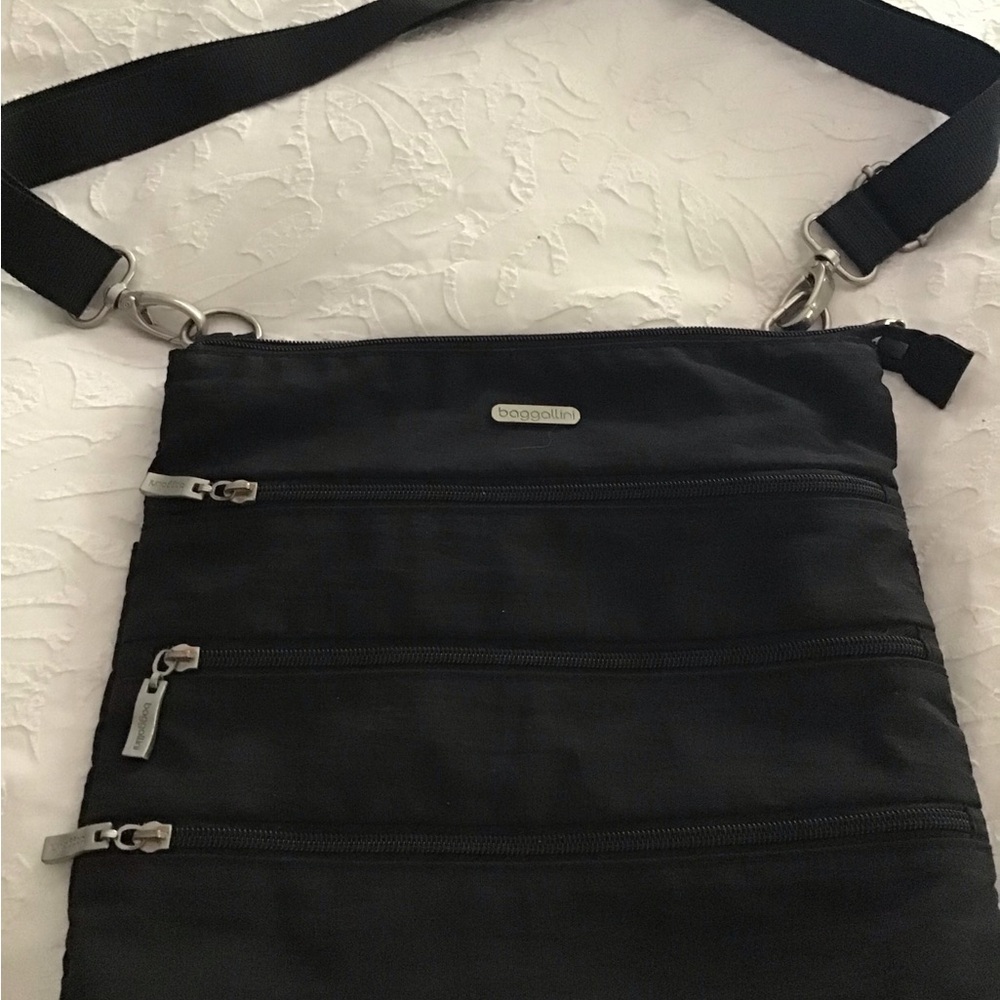 Baggallini Black Crossbody Bag with Durable Design and Professional Style